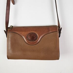 Dooney & Bourke Crossbody Handbag Purse Tan Vintage leather Ornamentโ Full Zip